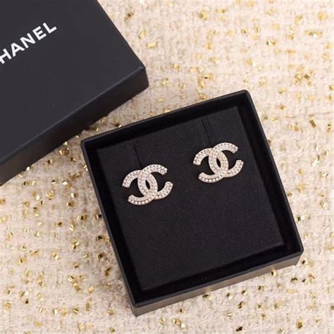 orecchini falsi chanel|CHANEL.